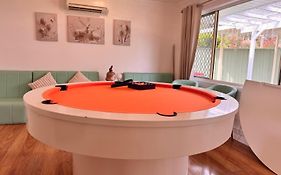 Fairyland Getaway- At Central Coast With Xxxl Hot Jacuzzi - Perpetual Above 35C & Fun - Round Pool Table And Slide Bunk Bed